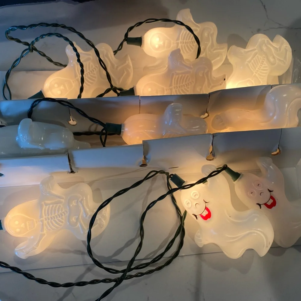 Vintage Smiling Ghost Light Set Halloween Light Set Vintage 1990's Halloween